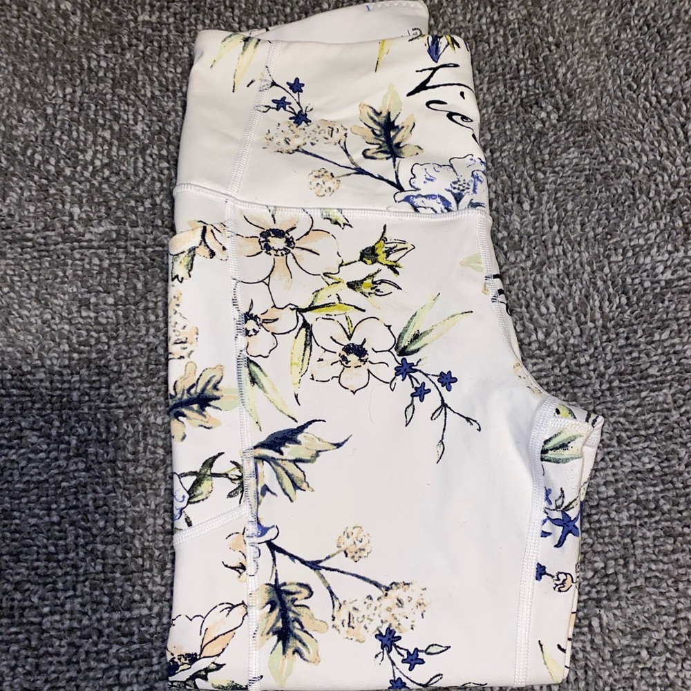 Victoria’s Secret Sport leggings